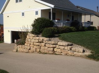 609 E North St, Dodgeville, WI 53533