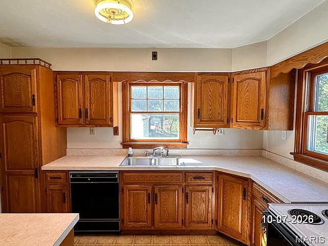 4th image of 9857 Lilac Dr