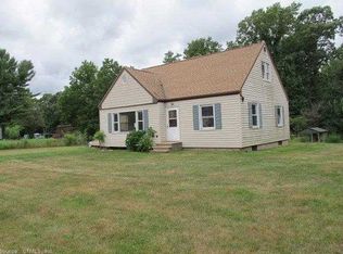 21 School House Rd, Wallingford, CT 06492