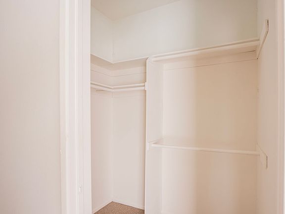 4th image of 1409 N Alta Vista Blvd #303