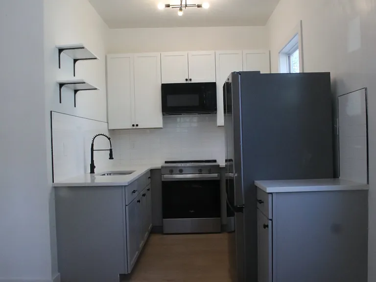 2109 Stansbury St — Photo 5