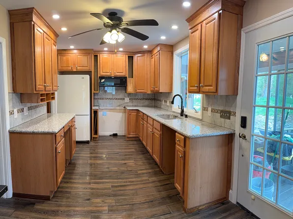107 Fruehan Ln, Moscow, PA 18444