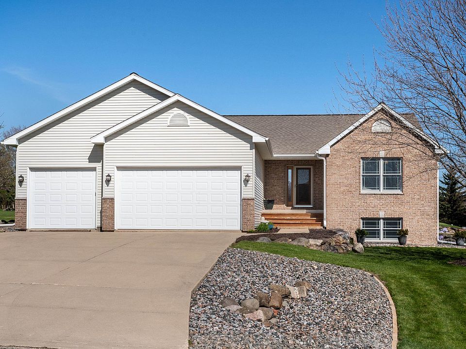 1st image of 6688 Parkway Dr