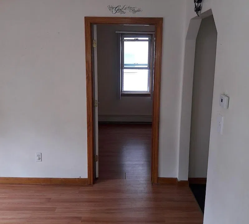 18 E Broadway #1