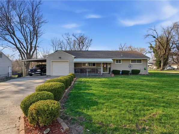 8600 Crystal Ave, Kansas City, MO 64138