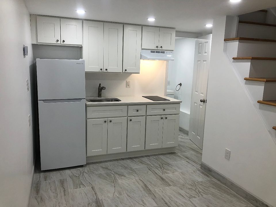 1st image of 44 Oakwood Ave