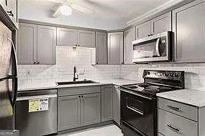 1822 N Rock Spgs NE #7 — Photo 3