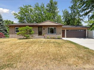 1905 Eldon St NE, Grand Rapids, MI 49525