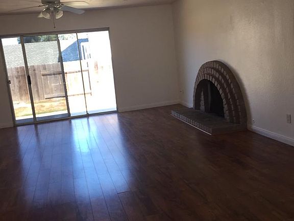 3rd image of 15501 Paseo Jenghiz