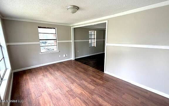 5th image of 5125 Community Ave
