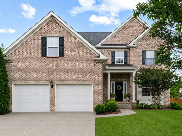 1018 Brixworth Dr, Thompsons Station, TN 37179