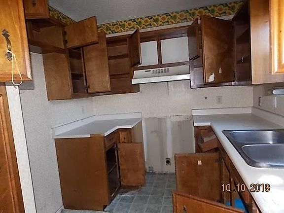 5th image of 923 N Kelly Ave