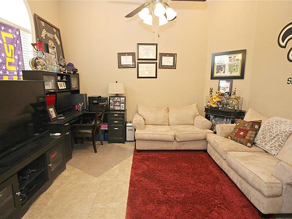 5th image of 629 Bluebonnet Ct