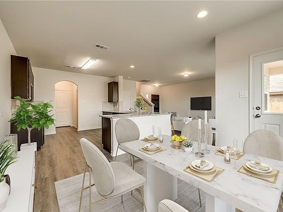 4th image of 3508 Robin Dr