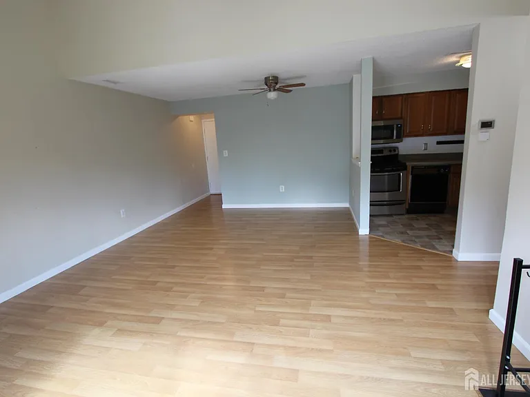 1112 Aspen Dr — Photo 3