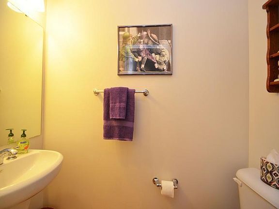 5th image of 1241 E Glenwood Ct