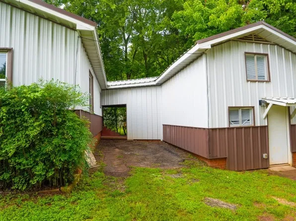 401 W Carolina St, Palestine, TX 75803