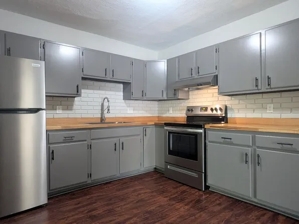 230 Main Street, 230 Main St APT 1A, Winthrop, ME 04364
