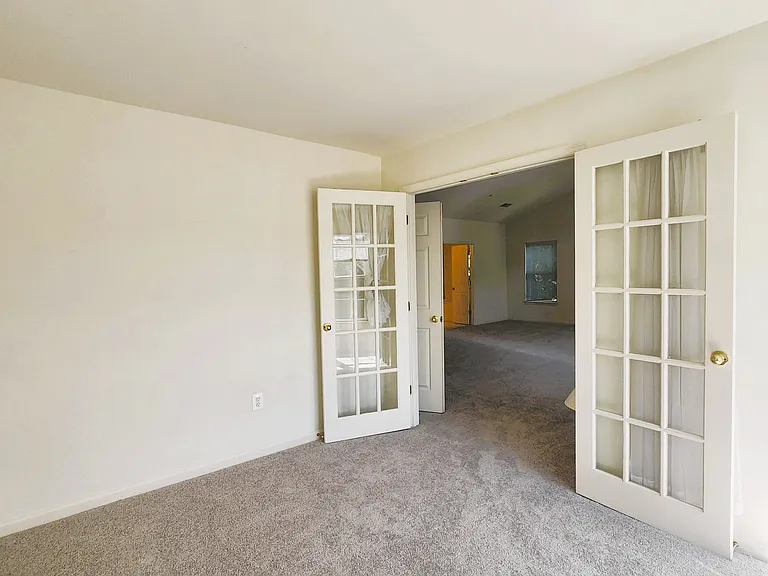 406 Clairborne St — Photo 36