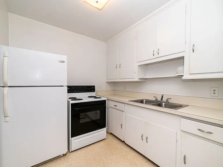 3117 Sterling Point Dr — Photo 10