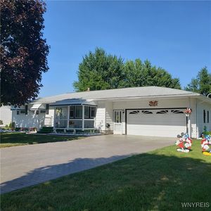 6717 Errick Rd, North Tonawanda, NY, 14120