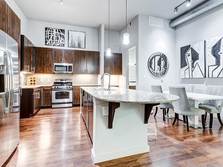 Caroline Post Oak — Photo 18