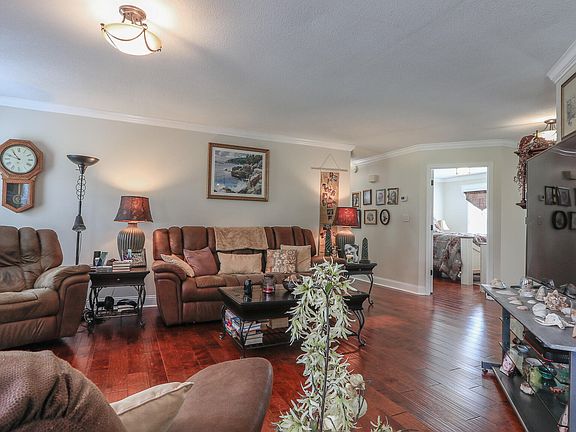 4th image of 753 W Valley Dr