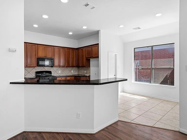 17215 Fernchase Ct — Photo 3
