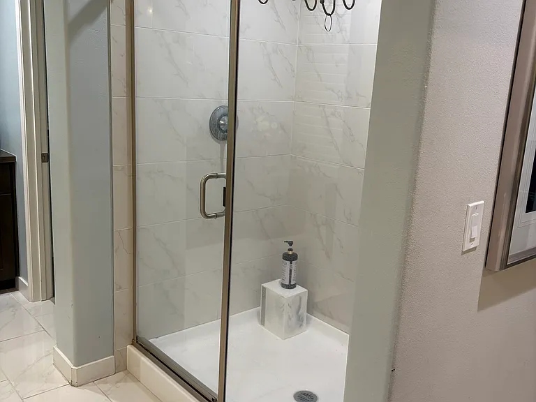 4631 Vahan Ct — Photo 34