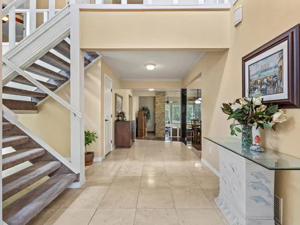 455 Lakepoint Loop, Pottsboro, TX 75076