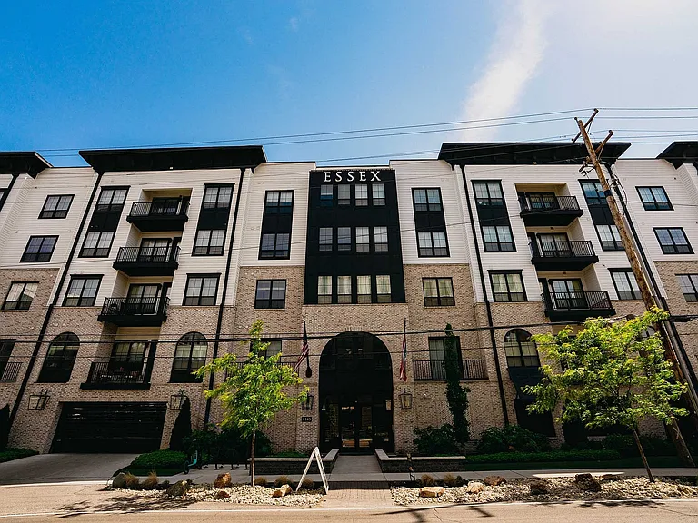 02_Essex_Exterior