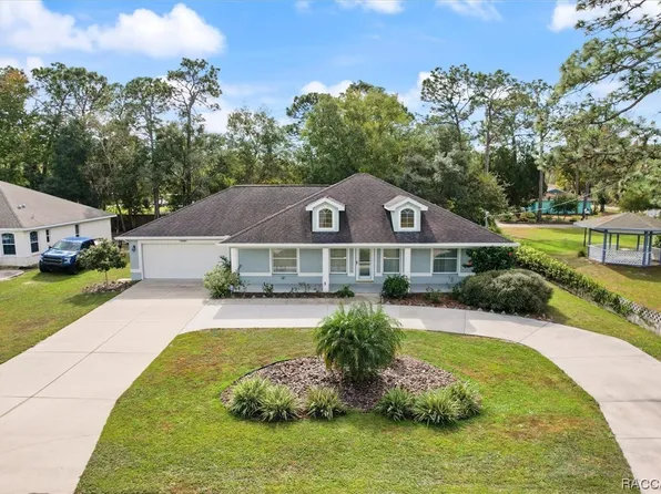 8428 W Periwinkle Ln, Homosassa, FL 34446