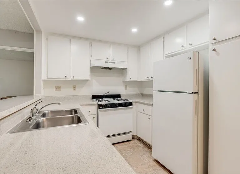 1133 E Alosta Ave #B201 — Photo 13