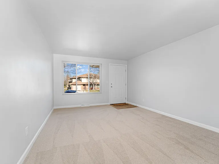 3209 E Canary St — Photo 7