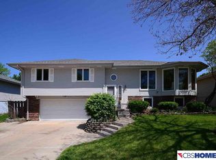 11112 Z St, Omaha, NE 68137