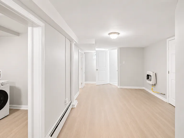 93 Hollywood Ave — Photo 12