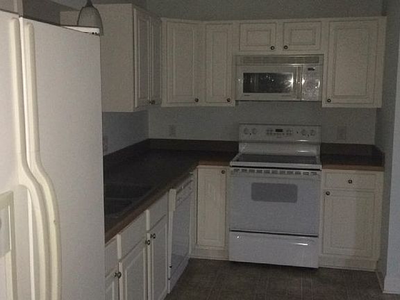 3rd image of 4224-B Brook Creek Ln