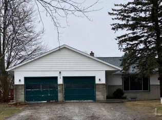 5437 E Carleton Rd, Palmyra, MI 49268