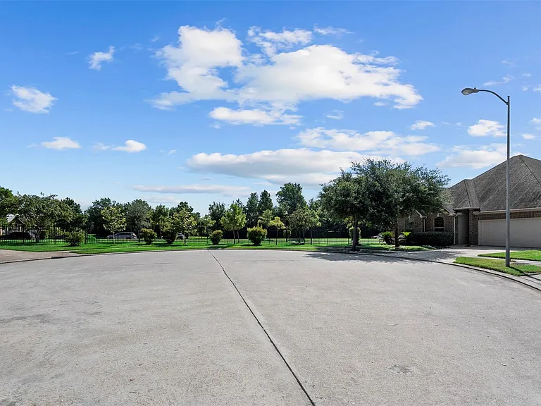 2558 Marufo Vega Dr — Photo 38