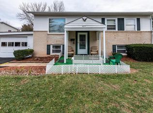 407 W Ash Rd, Sterling, VA 20164