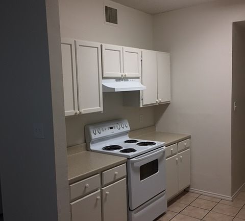 5th image of 7636 Windsor Oaks #3