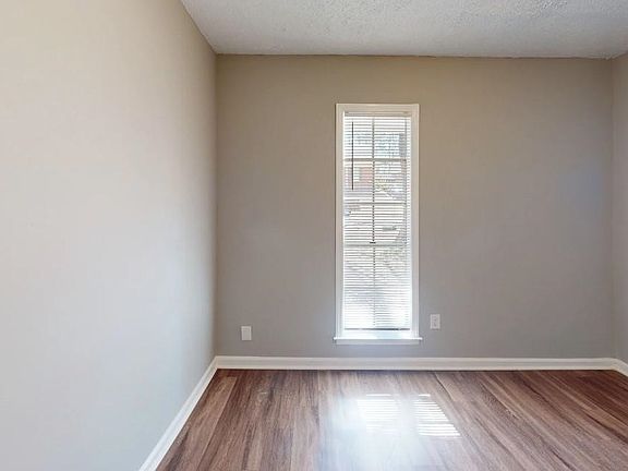 5th image of 3064 Greenbranch Dr