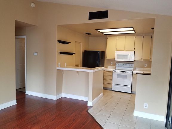 4th image of 2960 Champion Way APT 506