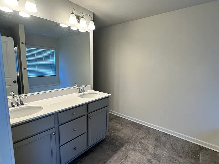 115 Buckingham Ln — Photo 17