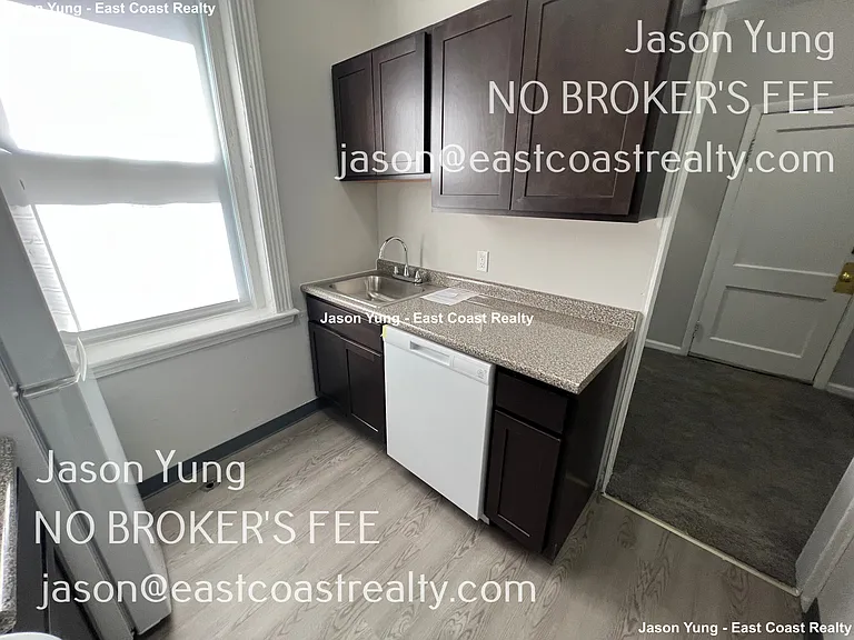 35 Gardner St #1 — Photo 10