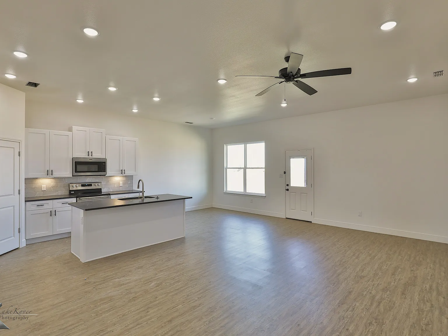 3 bed, 1439 sqft, $2,750 — Photo 2