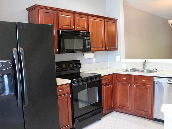 3rd image of 3619 Summerlin Ln N
