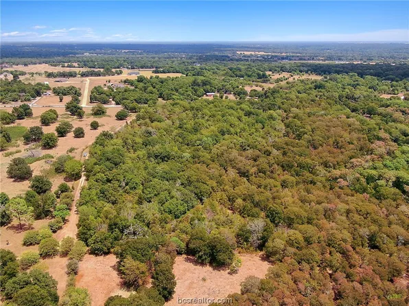 Overlook Ln, Hearne, TX 77859