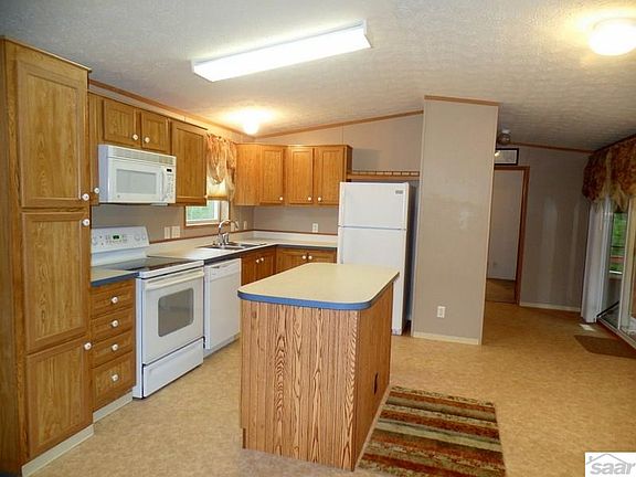4th image of 2326 E Country Lane Dr