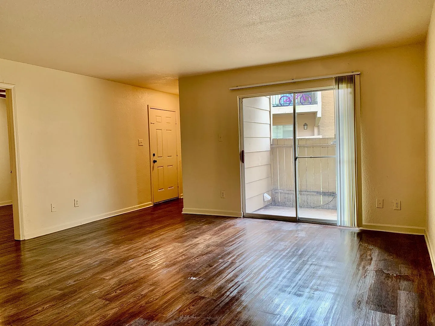 2 bed, 2.0 bath, 937 sqft, $1,000 — Photo 4